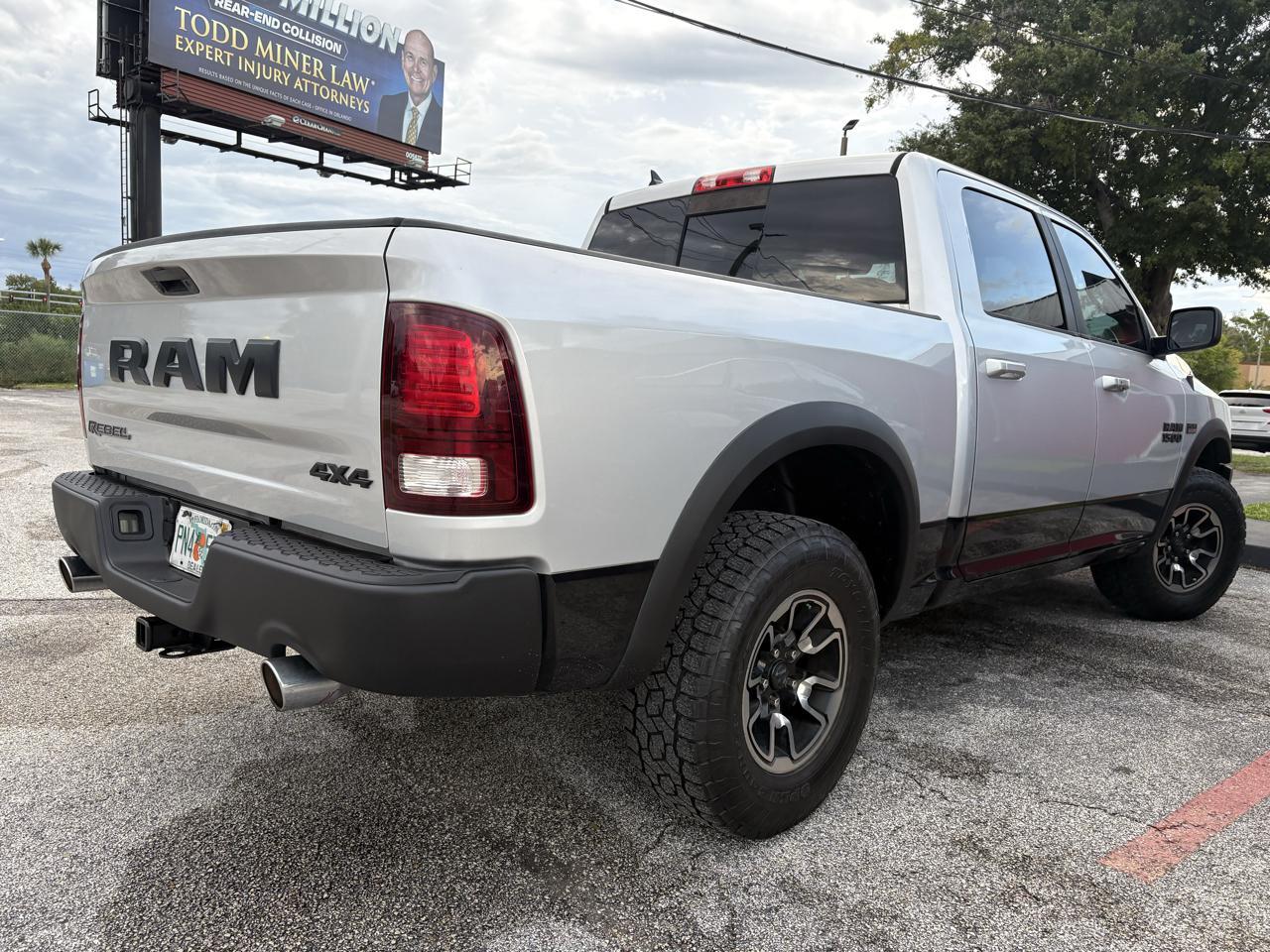 RAM 1500 4WD Crew Cab 140.5" Rebel 2016