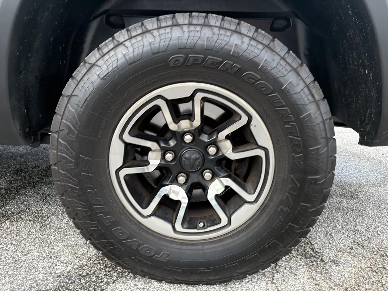 RAM 1500 4WD Crew Cab 140.5" Rebel 2016