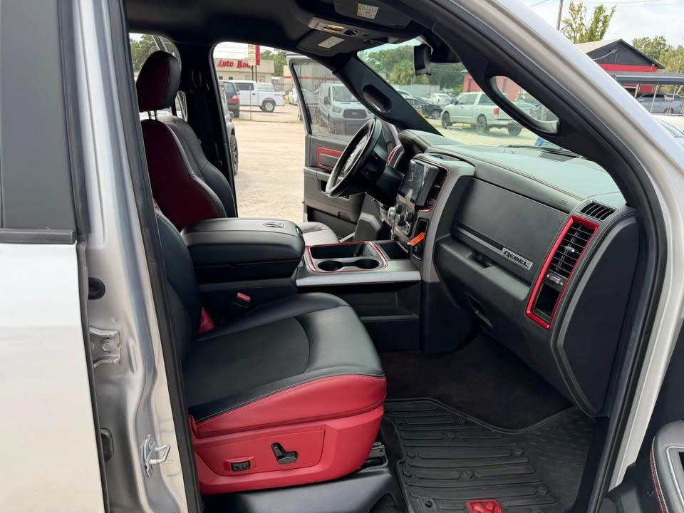 RAM 1500 4WD Crew Cab 140.5" Rebel 2016