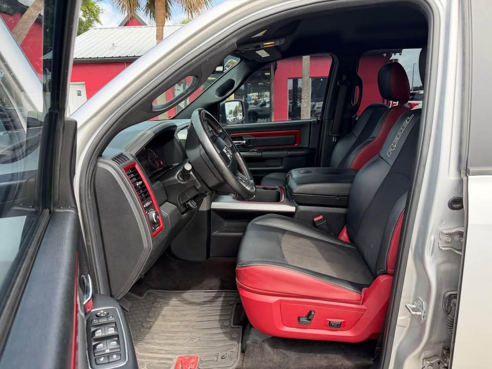 RAM 1500 4WD Crew Cab 140.5" Rebel 2016