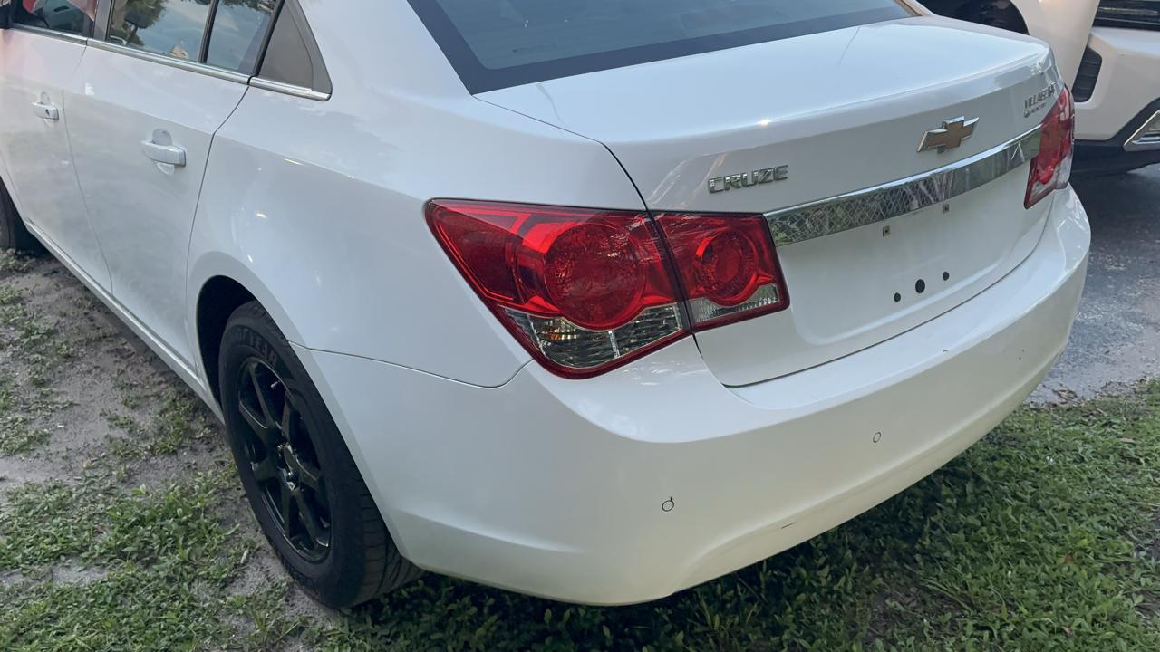 Chevrolet Cruze 4dr Sdn LT w/1LT 2012