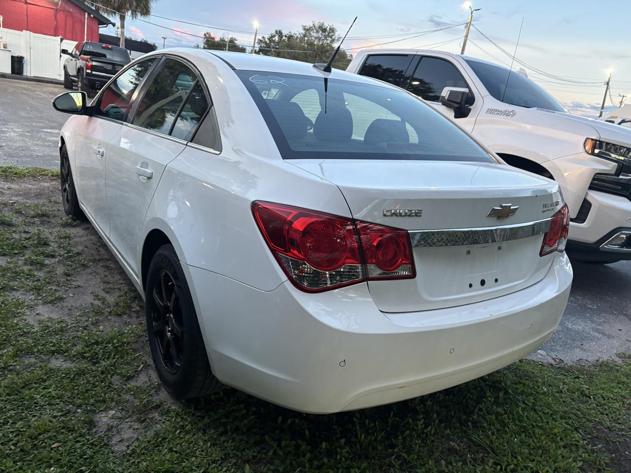 Chevrolet Cruze 4dr Sdn LT w/1LT 2012