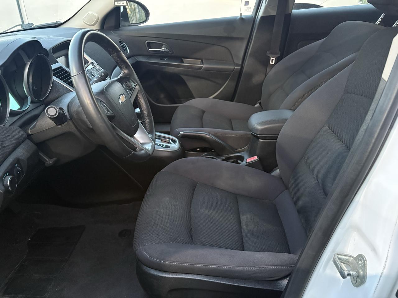 Chevrolet Cruze 4dr Sdn LT w/1LT 2012