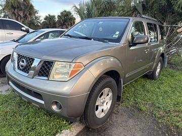 2005 Nissan Pathfinder XE 2WD