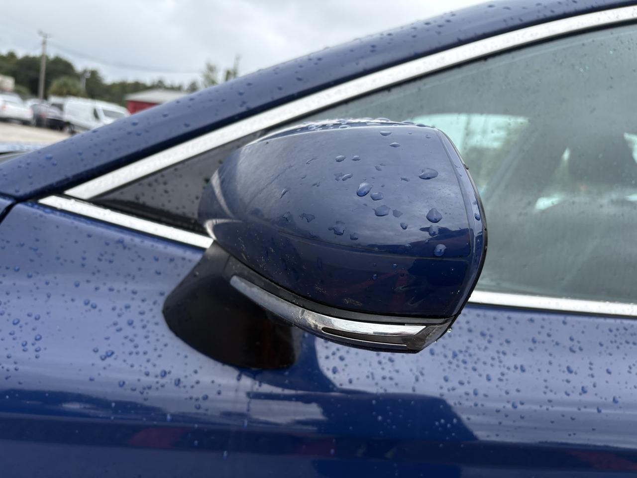 Toyota Camry photo 9