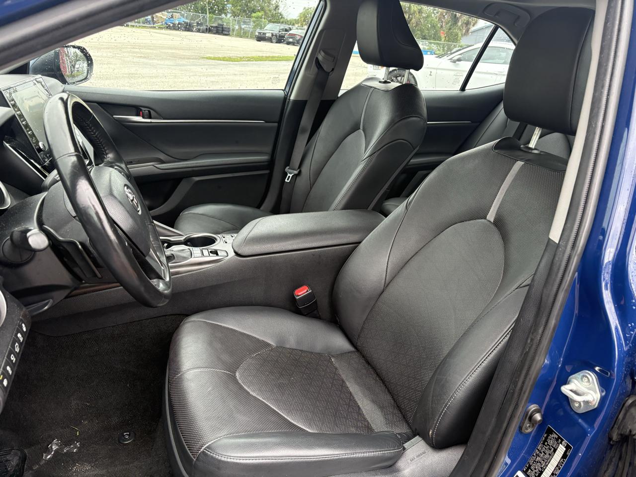Toyota Camry photo 10