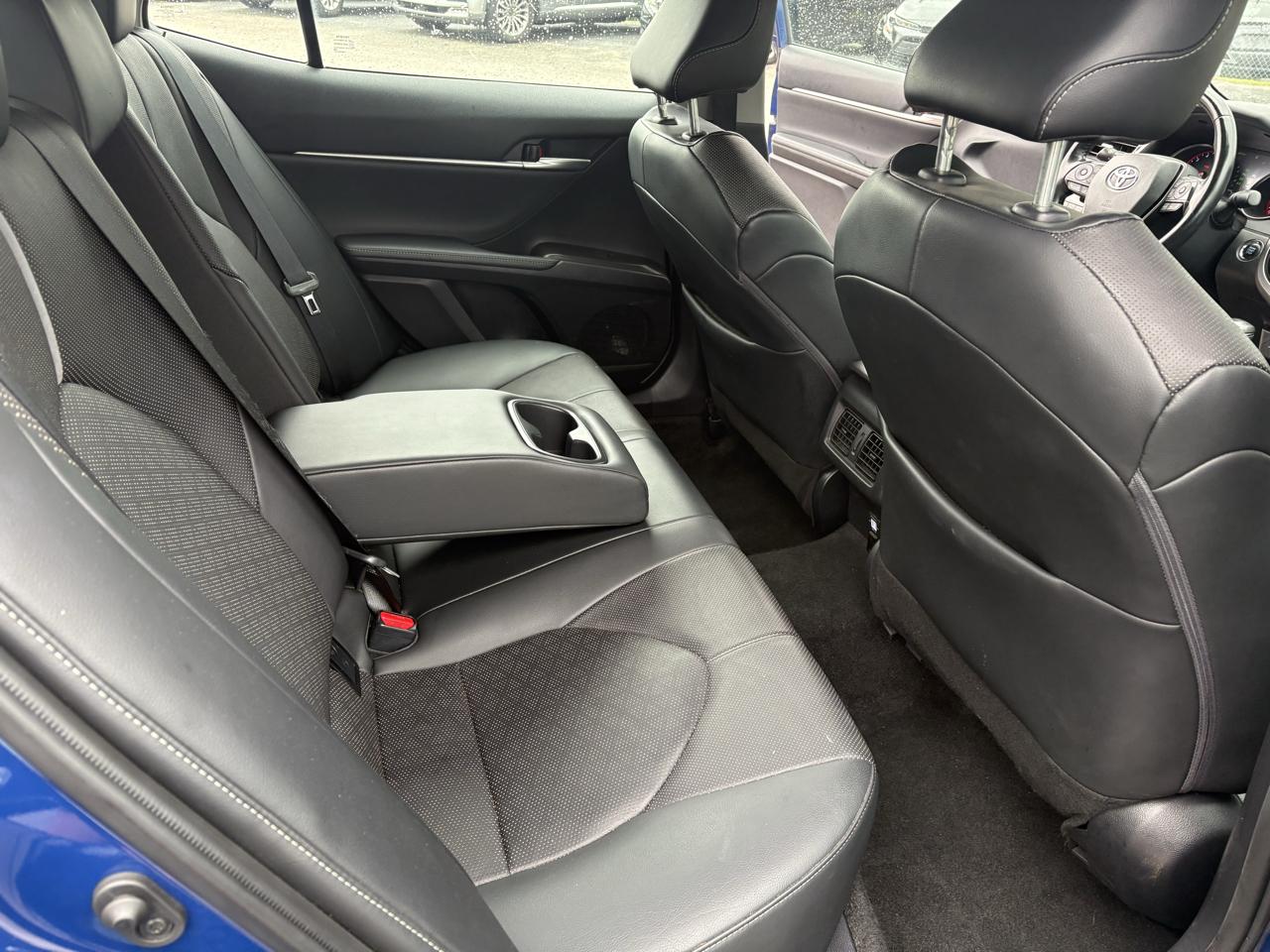 Toyota Camry photo 12