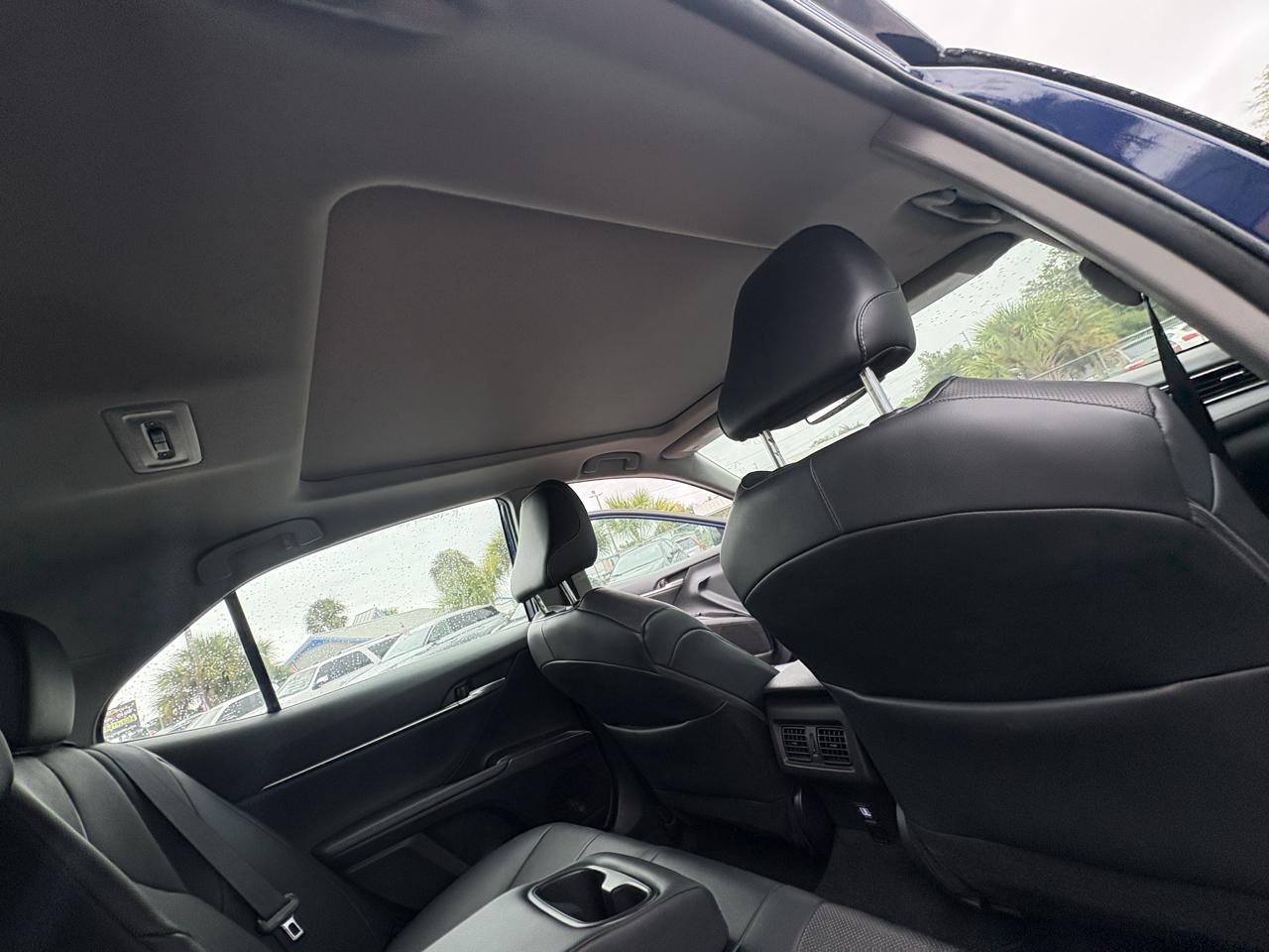 Toyota Camry photo 13