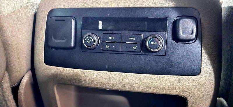 GMC Yukon SLT 4WD 2015