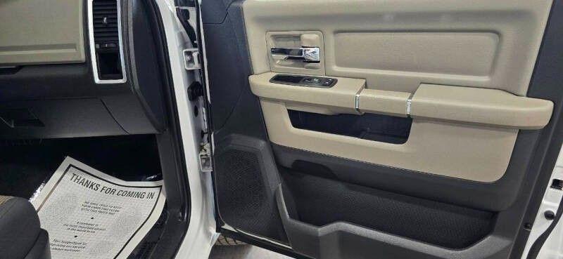 RAM 1500 Big Horn 4x4 Crew Cab 5'7" Box 2012