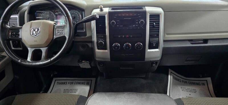RAM 1500 Big Horn 4x4 Crew Cab 5'7" Box 2012