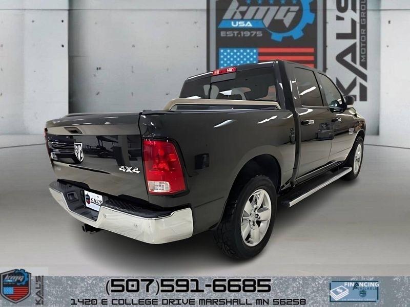 RAM 1500 Big Horn 4x4 Crew Cab 5'7" Box 2017