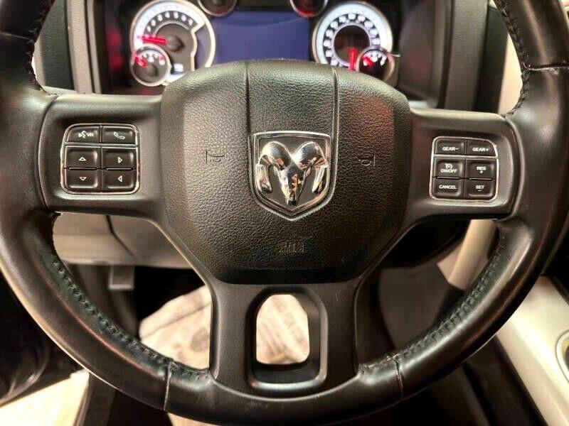 RAM 1500 Big Horn 4x4 Crew Cab 5'7" Box 2017