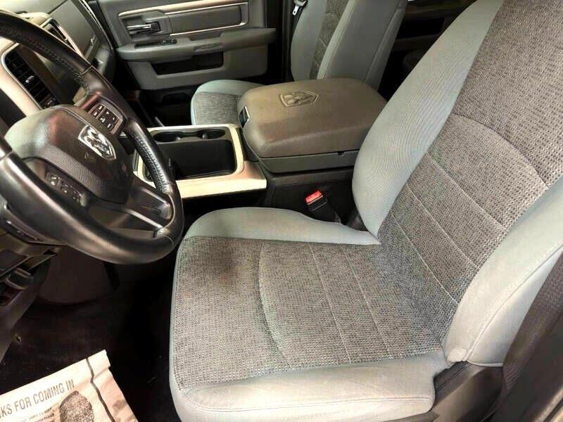 RAM 1500 Big Horn 4x4 Crew Cab 5'7" Box 2017