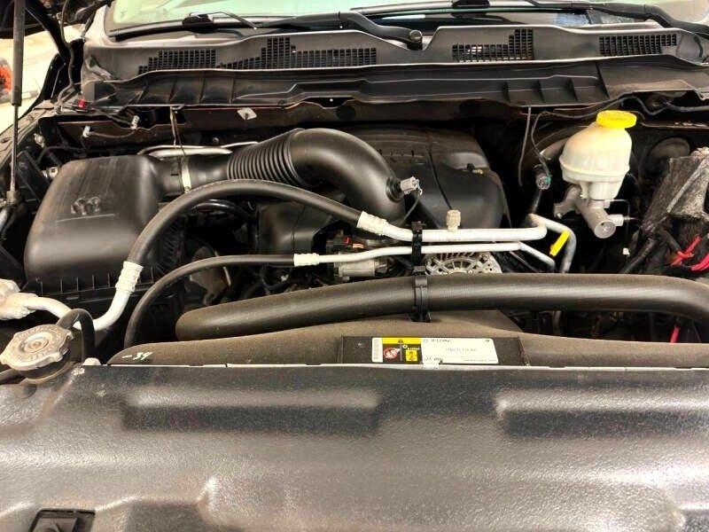 RAM 1500 Big Horn 4x4 Crew Cab 5'7" Box 2017