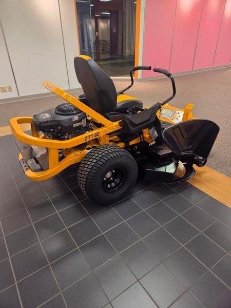 Cub Cadet ZT1 60  2026