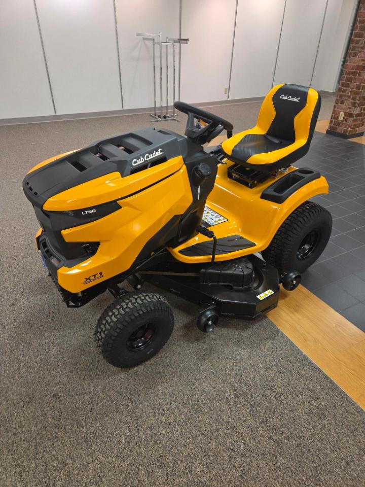 Cub Cadet XT1 LT50  2026