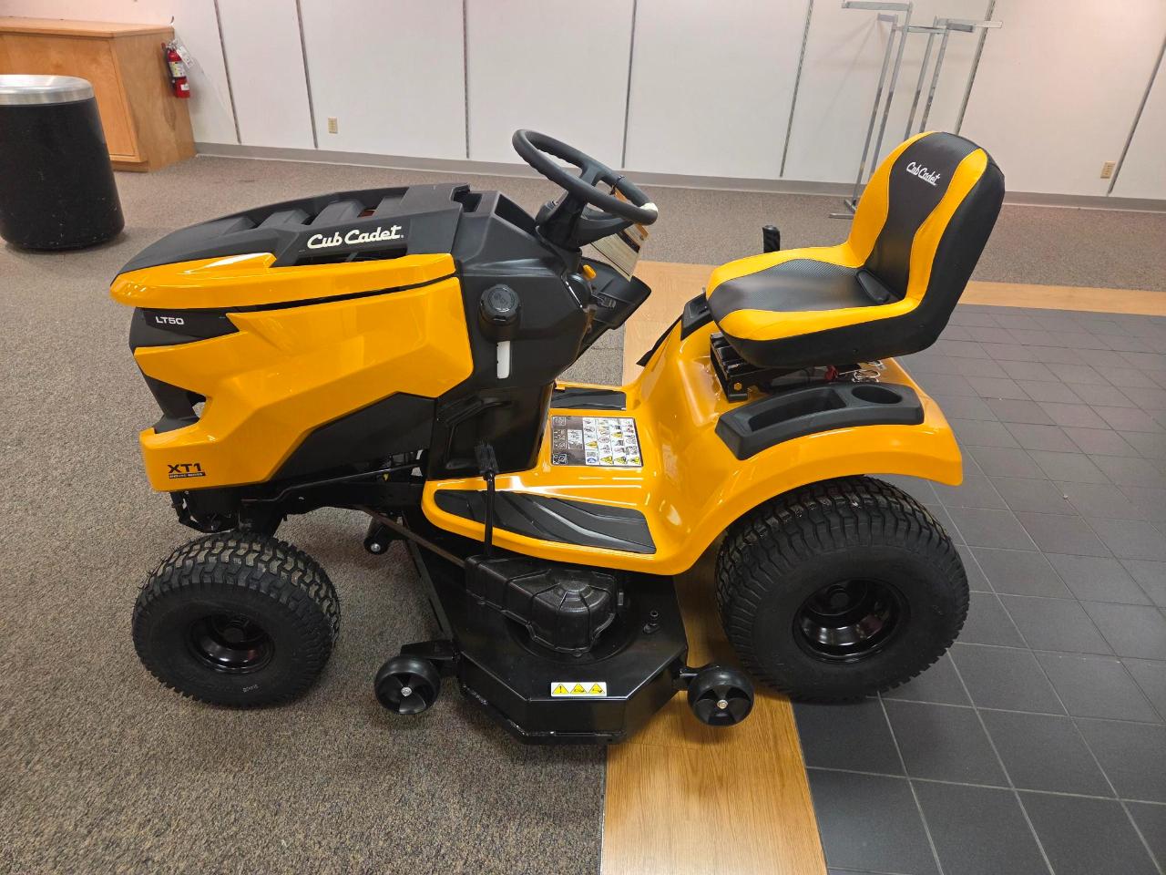 Cub Cadet XT1 LT50  2026