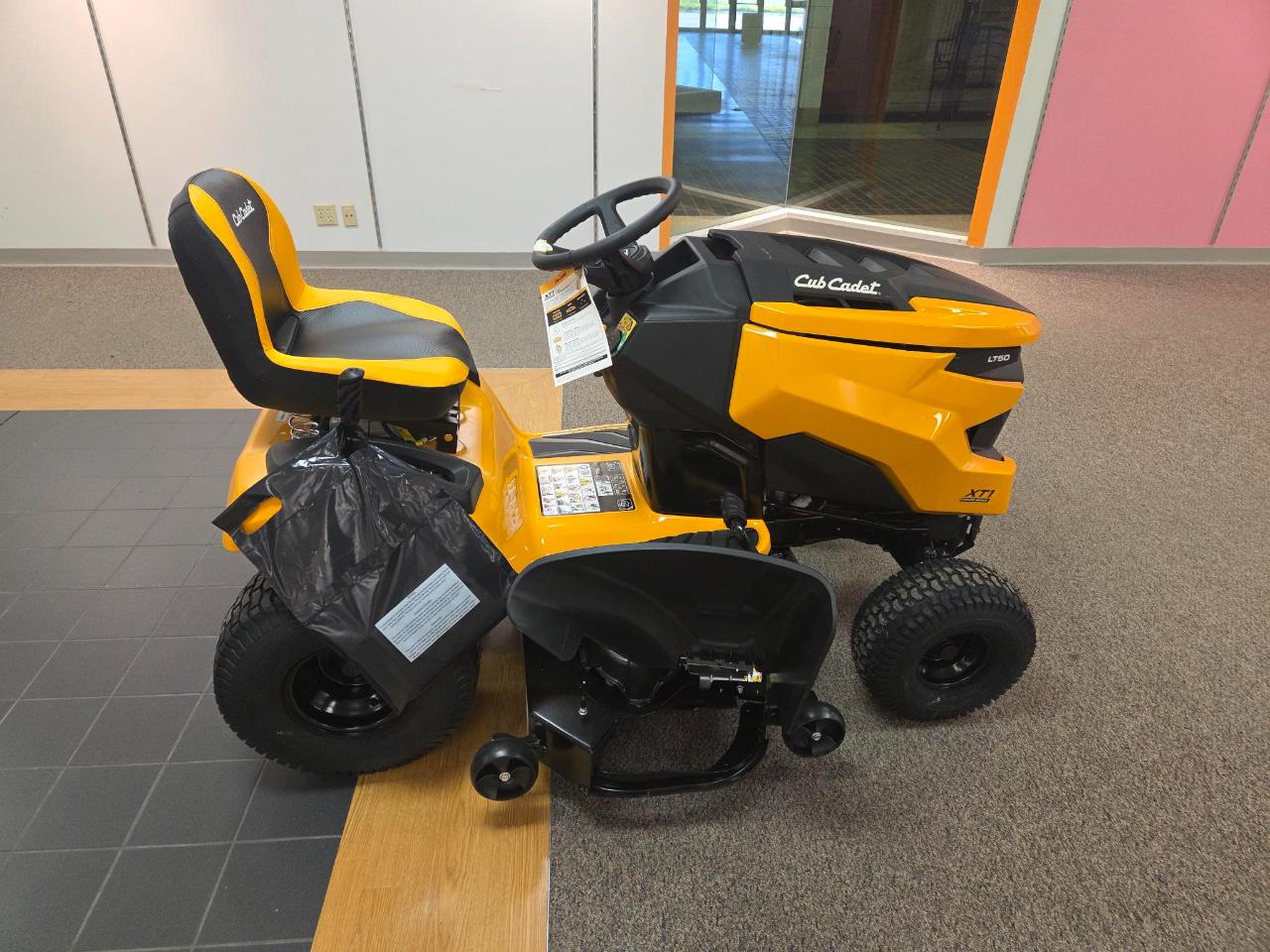 Cub Cadet XT1 LT50  2026