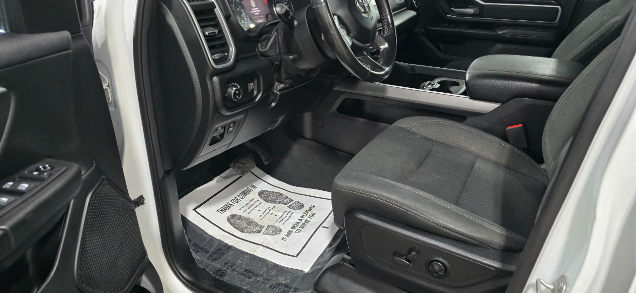 RAM 1500 Big Horn Crew Cab SWB 4WD 2020