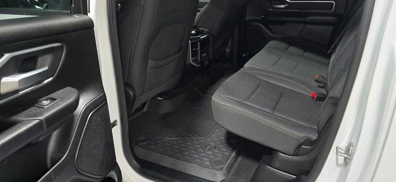 RAM 1500 Big Horn Crew Cab SWB 4WD 2020