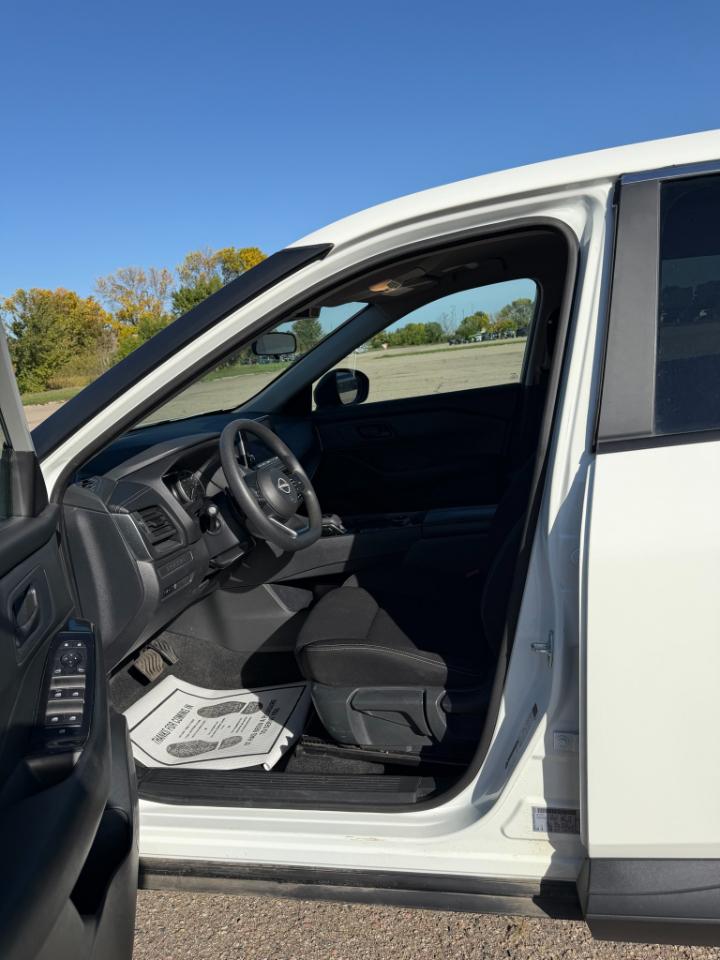 Nissan Rogue S AWD 2024