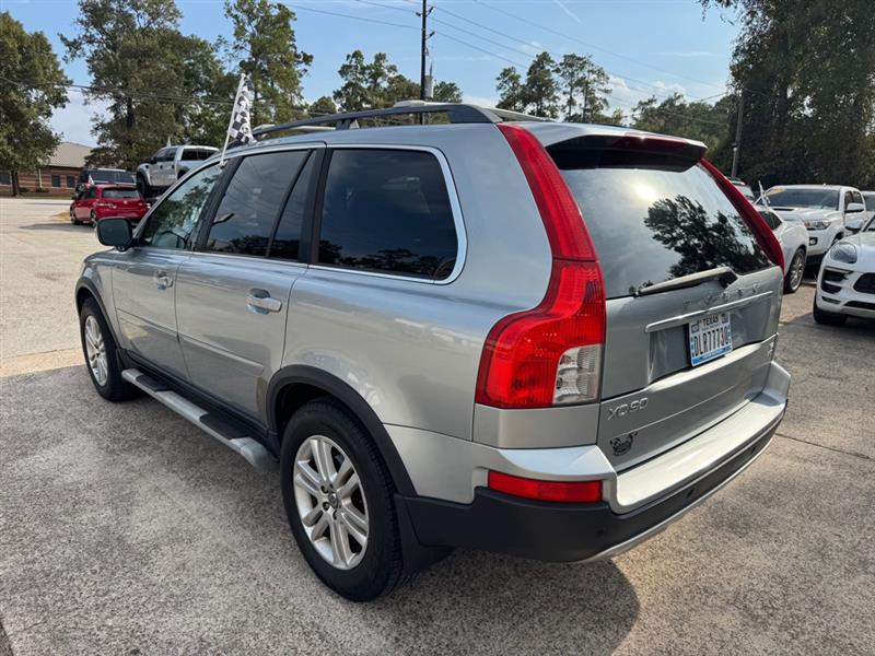 Volvo XC90  2010 Volvo XC90  2010