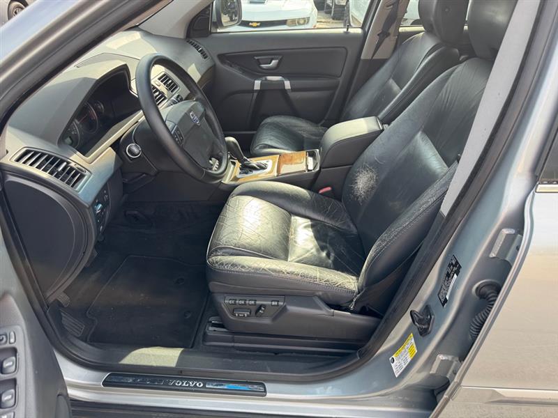 Volvo XC90  2010 Volvo XC90  2010