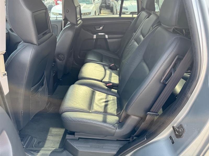 Volvo XC90  2010 Volvo XC90  2010