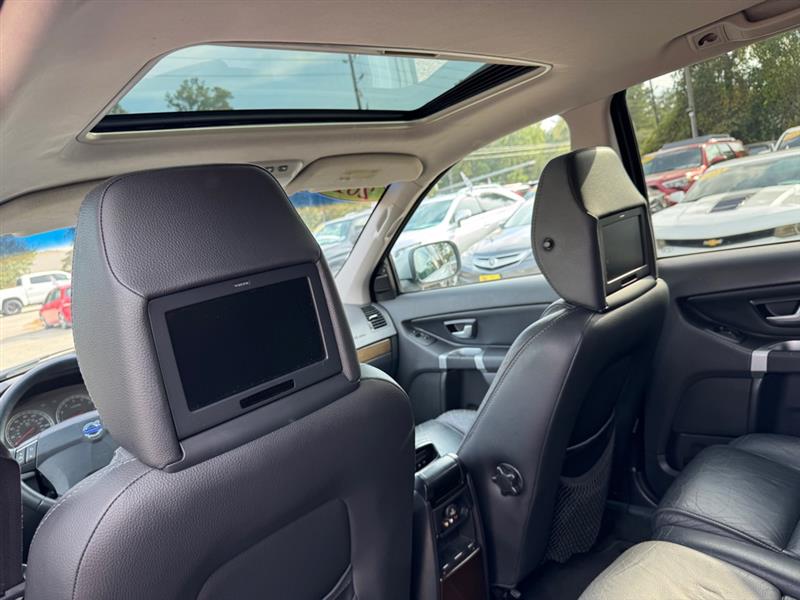 Volvo XC90  2010 Volvo XC90  2010