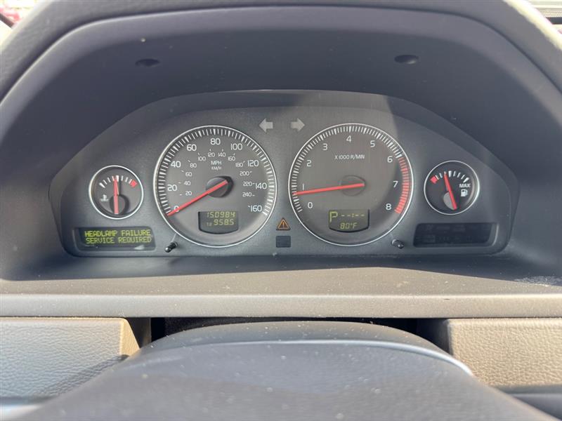 Volvo XC90  2010 Volvo XC90  2010