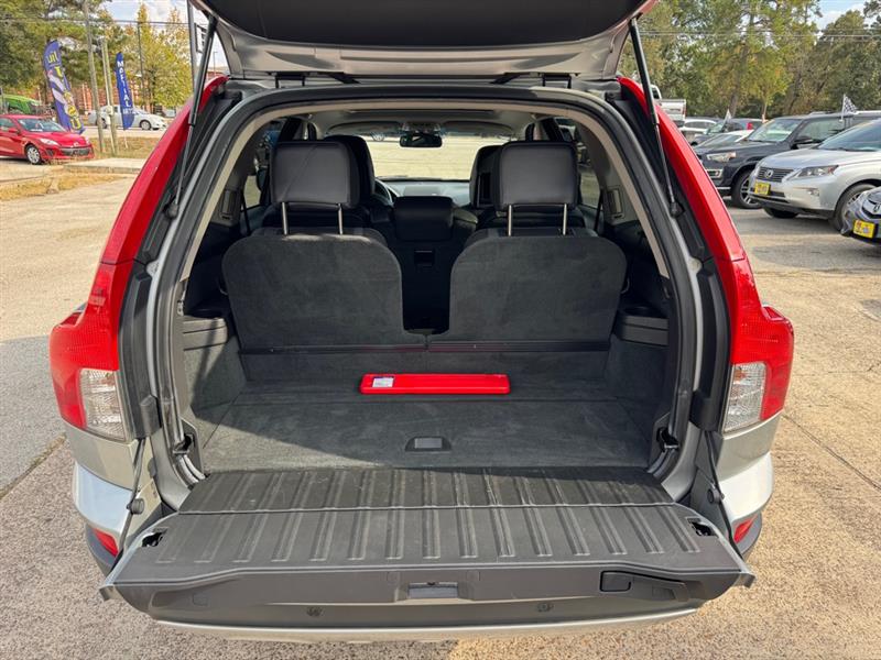 Volvo XC90  2010 Volvo XC90  2010