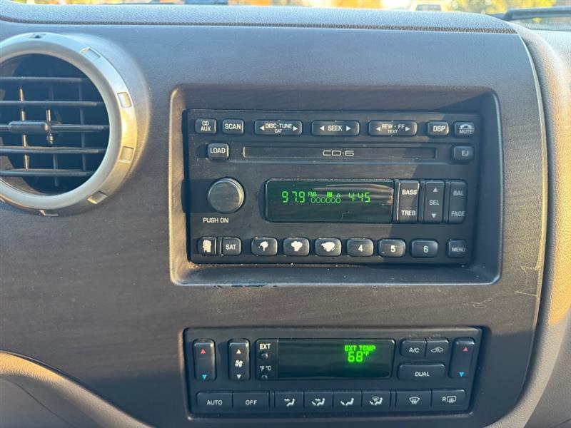 Ford Expedition  2004