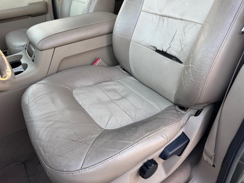 Ford Expedition  2004