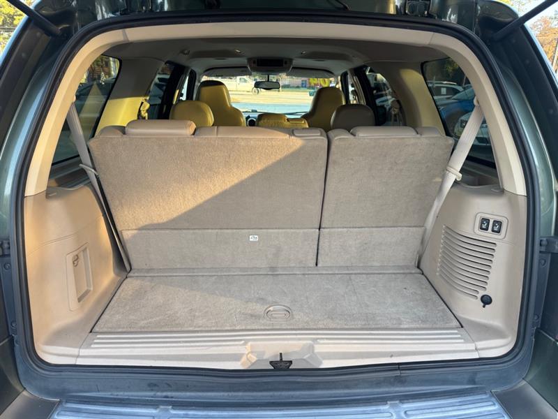 Ford Expedition  2004