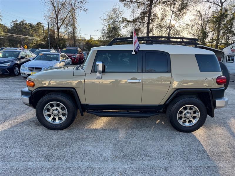 Toyota FJ Cruiser  2012