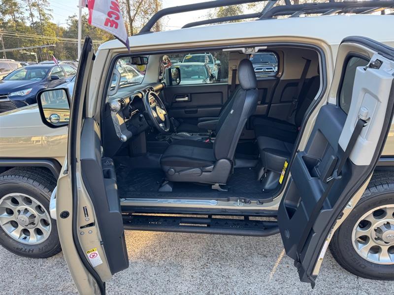 Toyota FJ Cruiser  2012