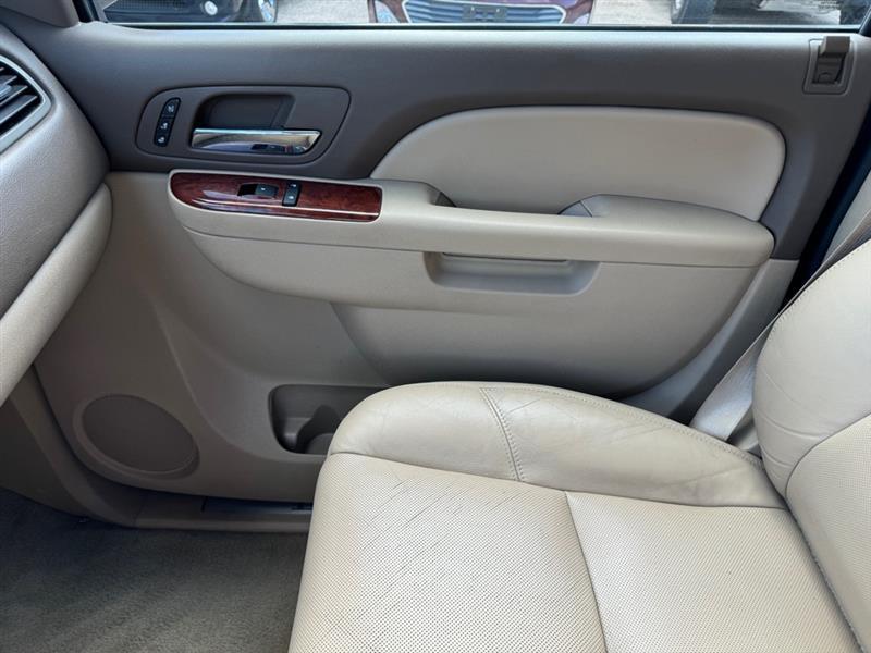 Chevrolet Tahoe  2014