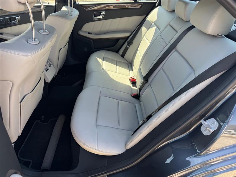 Mercedes-Benz E-Class  2010