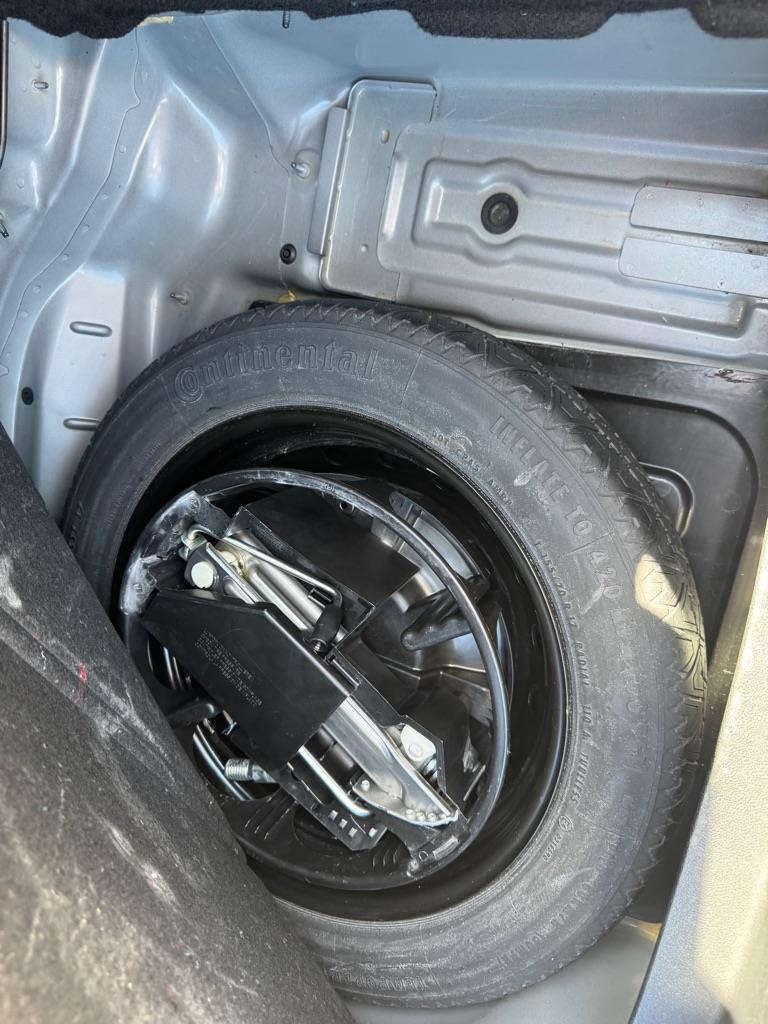 Mercedes-Benz E-Class  2010