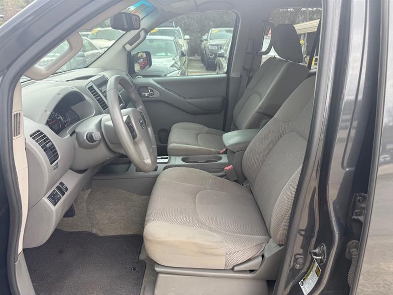 Nissan Frontier  2012