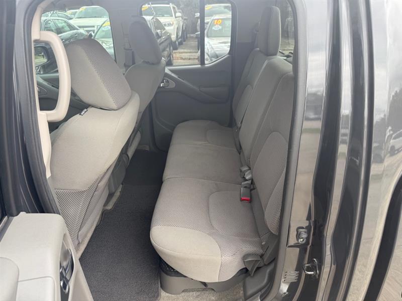 Nissan Frontier  2012