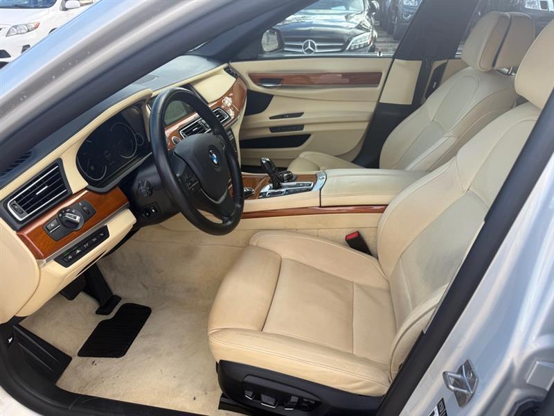 BMW 7-Series  2014