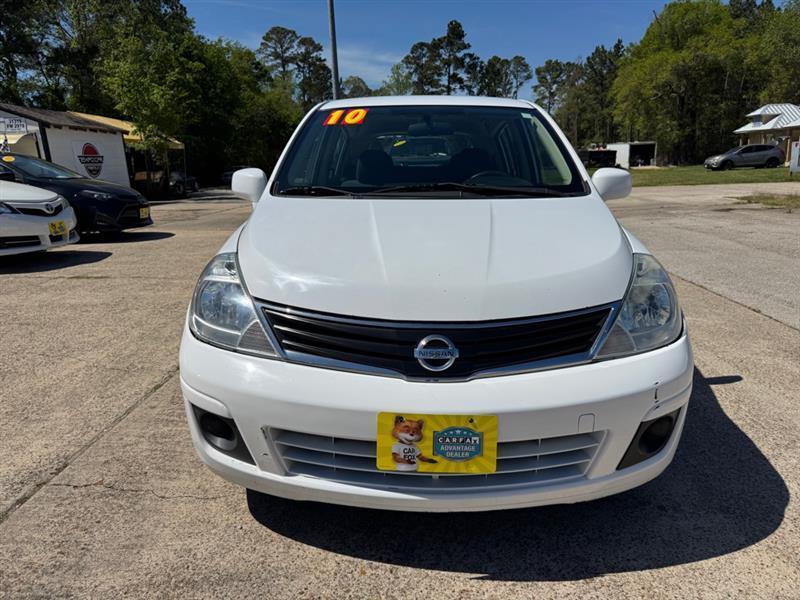Nissan Versa  2010