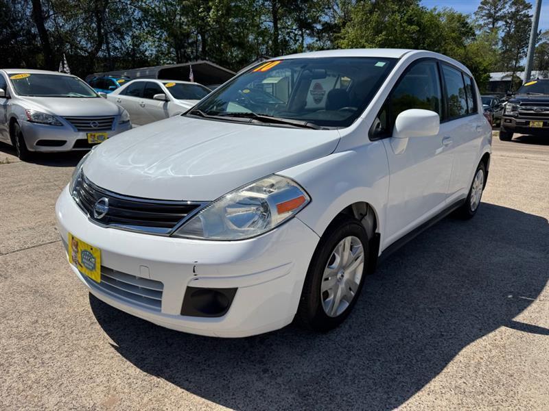 Nissan Versa  2010