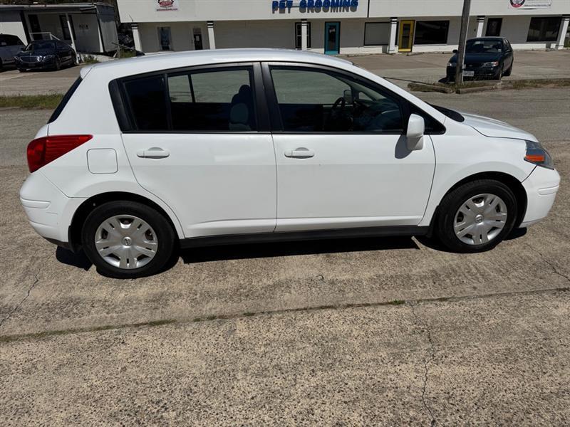 Nissan Versa  2010