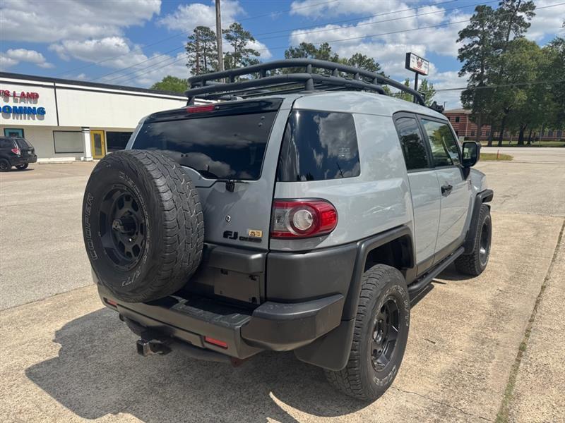 Toyota FJ Cruiser  2013