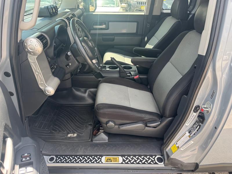 Toyota FJ Cruiser  2013