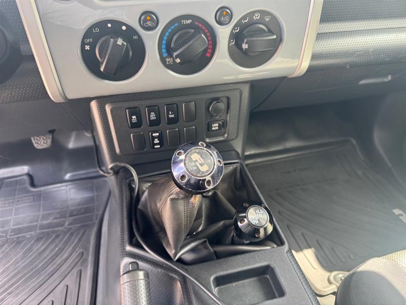 Toyota FJ Cruiser  2013