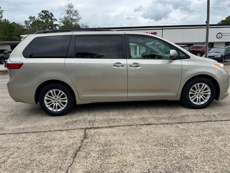 Toyota Sienna  2015